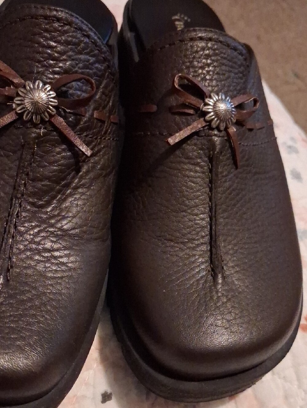 BareTraps Dark Brown Leather Slip-On Clog Mules with Bow and Flower Accent - Picture 6 of 8